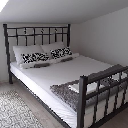 Flora Novi Sad Apartment Bagian luar foto