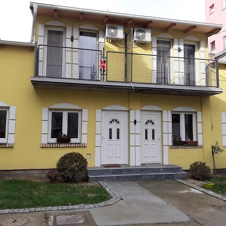 Flora Novi Sad Apartment Bagian luar foto