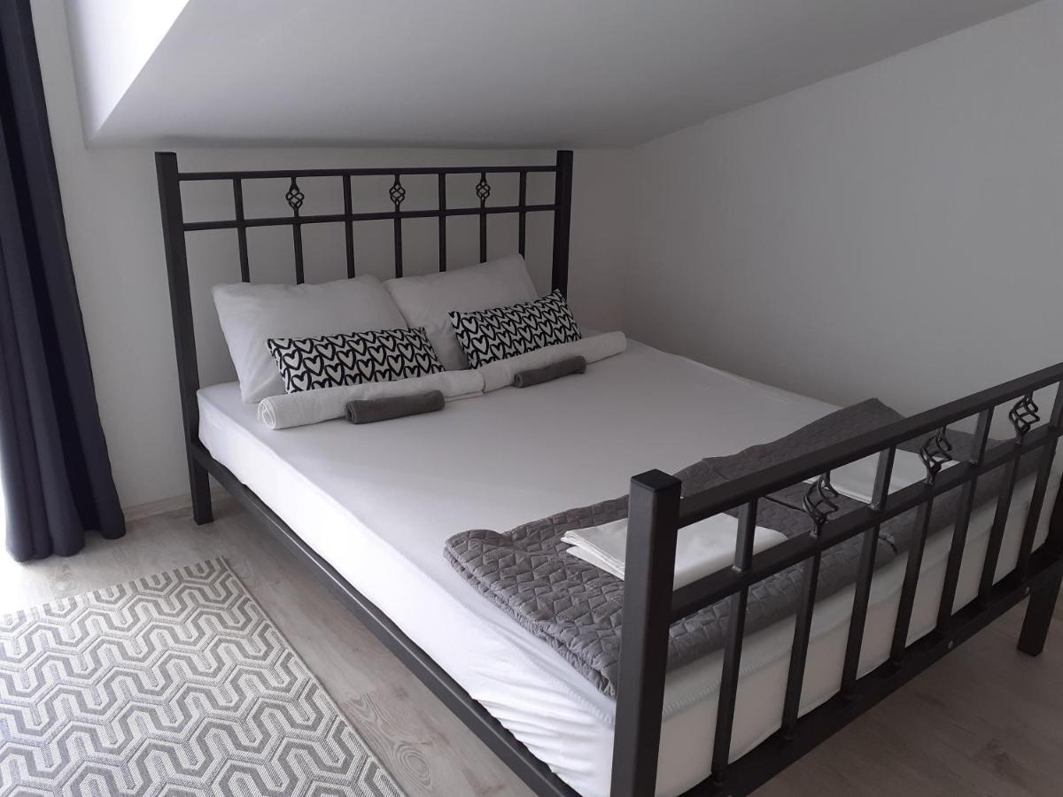 Flora Novi Sad Apartment Bagian luar foto