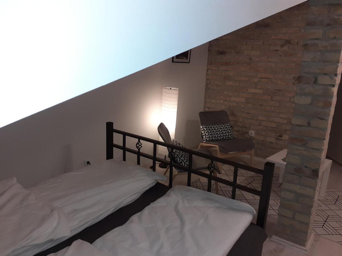 Flora Novi Sad Apartment Bagian luar foto