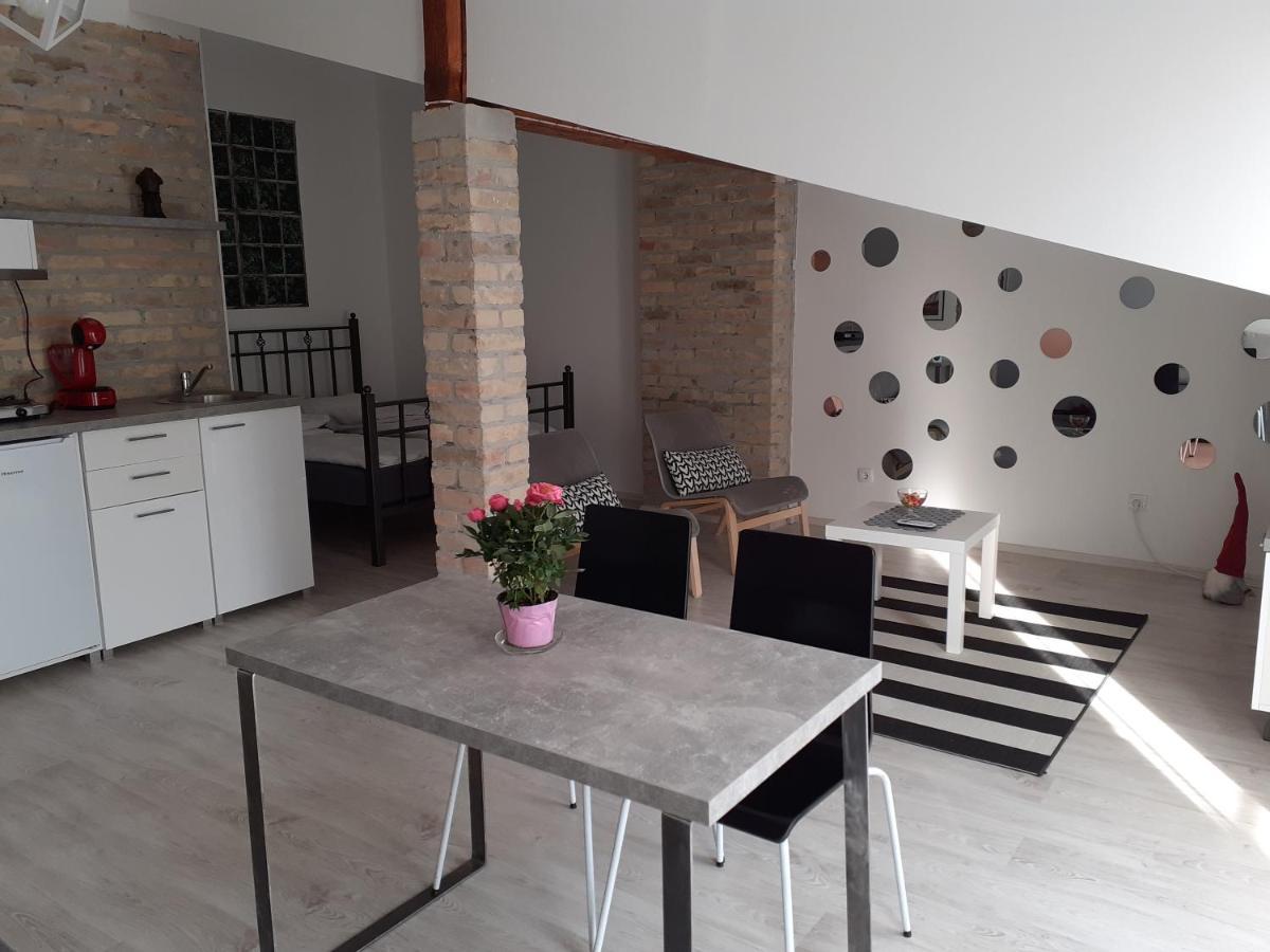 Flora Novi Sad Apartment Bagian luar foto