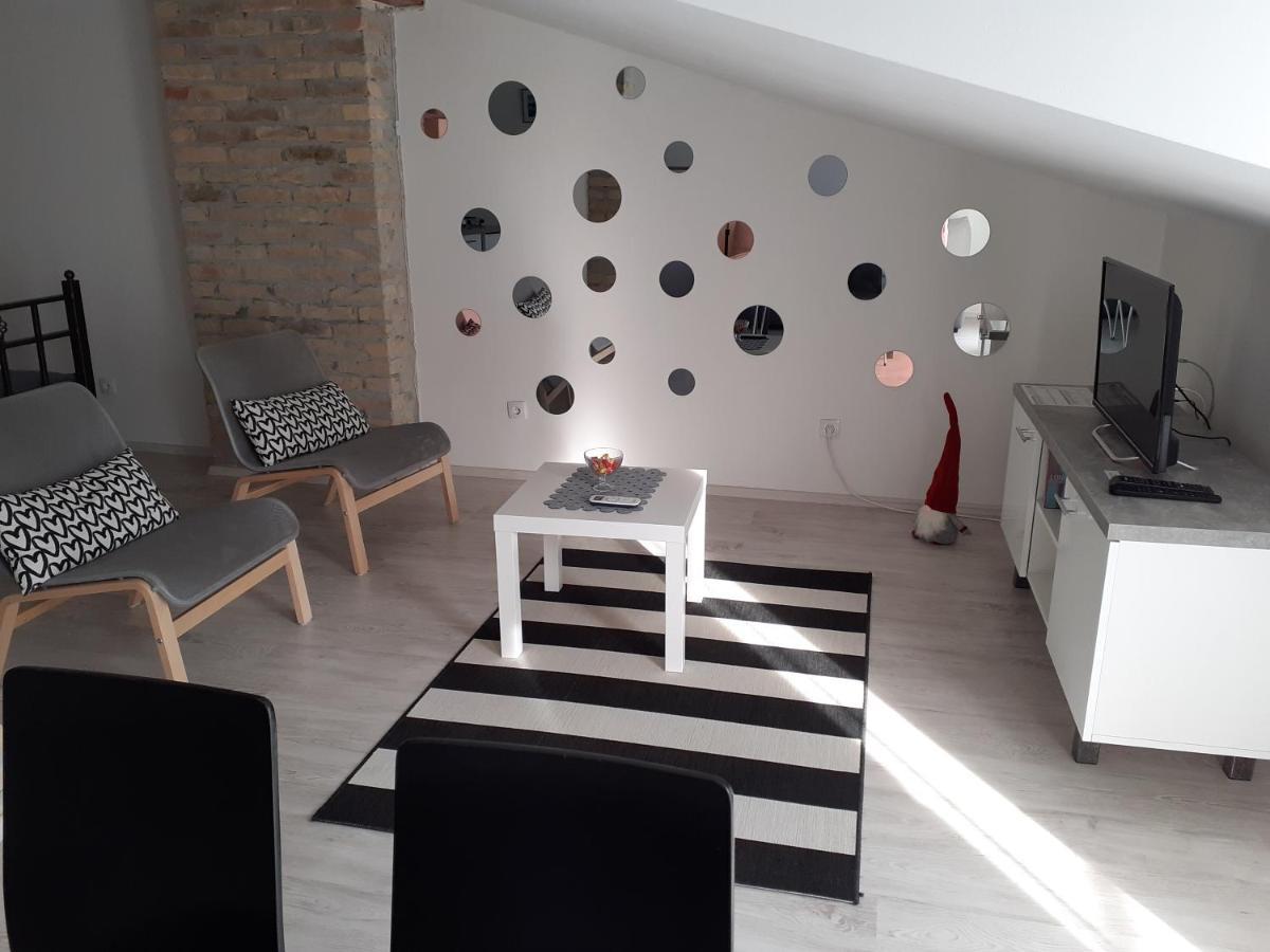 Flora Novi Sad Apartment Bagian luar foto