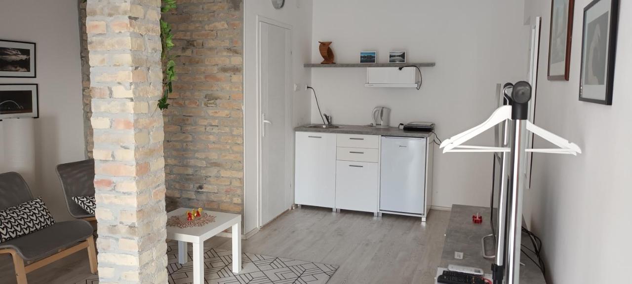 Flora Novi Sad Apartment Bagian luar foto