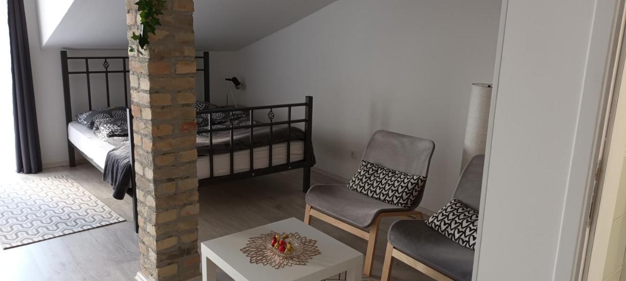 Flora Novi Sad Apartment Bagian luar foto